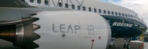 boeing_737_max_in_test_livery_at_farnborough_airshow_2016_crop